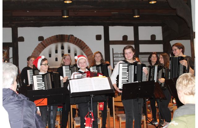 Weihnachtskonzert Akkordeonverein Winsen (Aller)